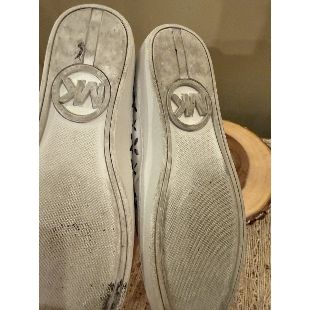 Michael KORS KEATON WHITE MK LOGO LASERED SILVER CUT OUT SLIP ON SNEAKERS 6M